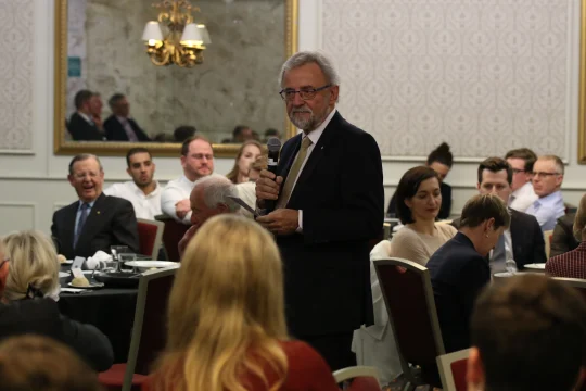 Gary Banks AO asking a question at CIS event: ''The Budget and Global Economy''