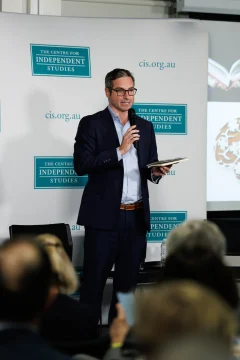 Glenn Fahey speaking at ''Beyond Phonics: Building Knowledge-Rich Literacy''